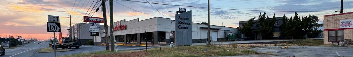 photo of Cobb Parkway Entrance to Artisan Resource Center
